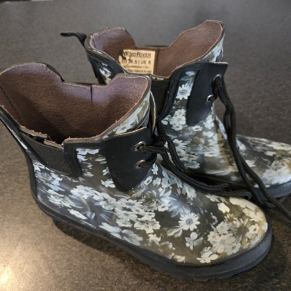 Rubber ladies boot - Picture 2 of 5